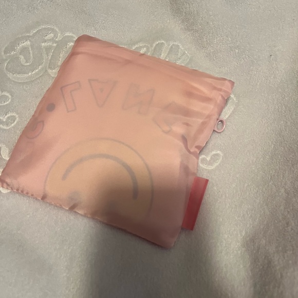 Stoney clover items from the target line - Picture 3 of 6